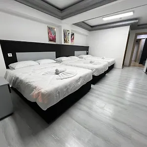  Hotel de apartamente Grand Honey Hotel