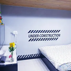 Oppa Sinchon-hongdae Сеул