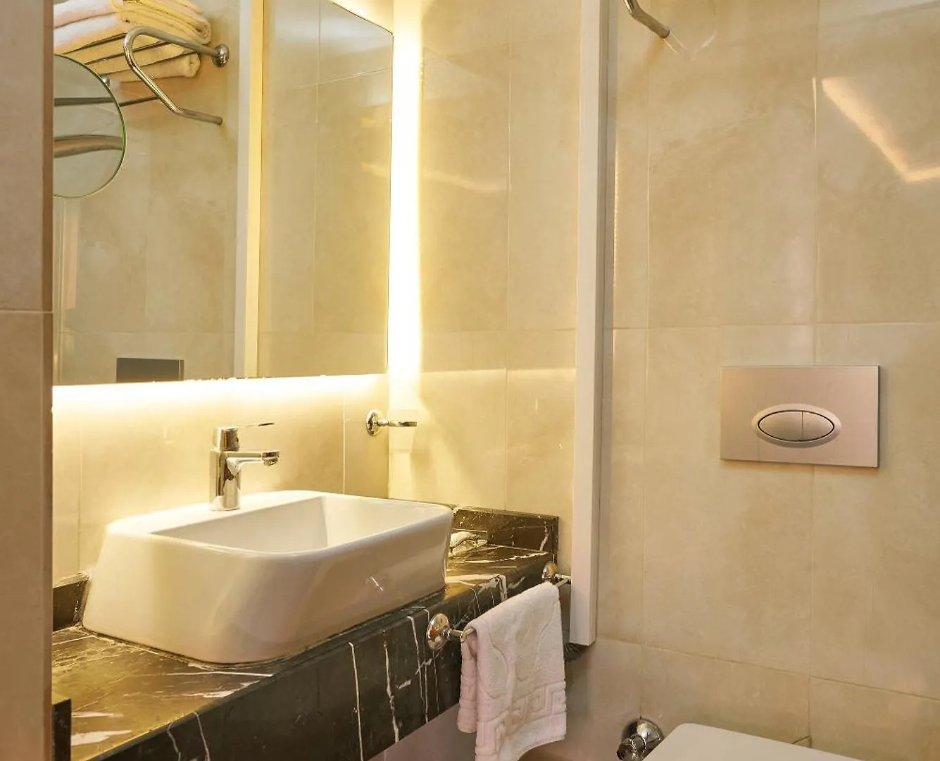 Atro Hotel Istanbul 4*,